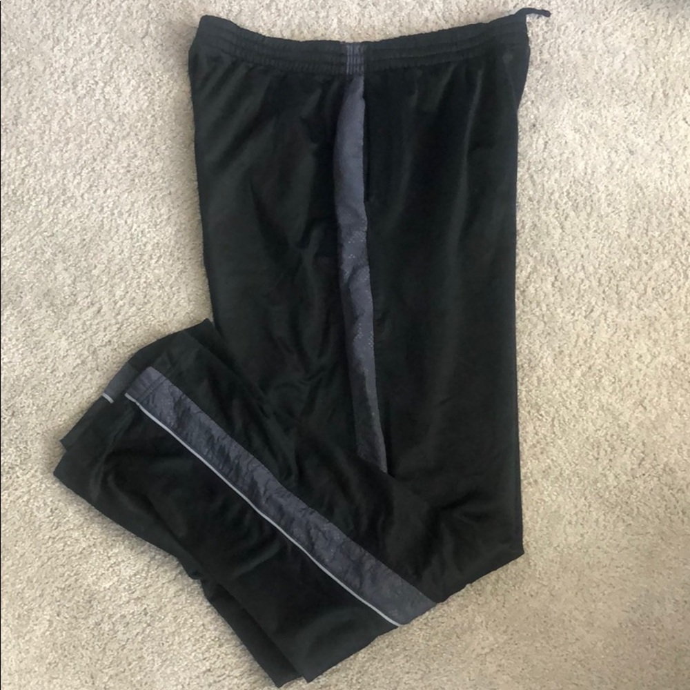 Avis Trackpants